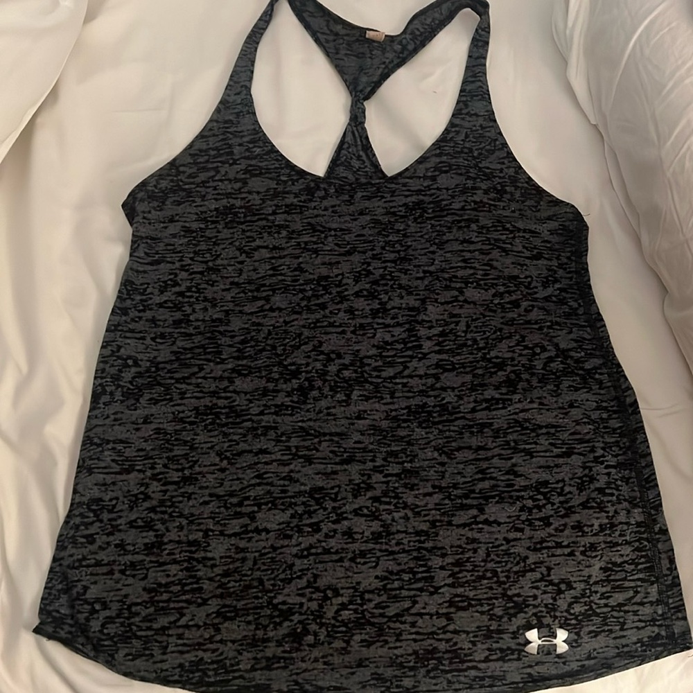 Under armor size medium tank top grey color
